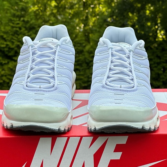 NEW Nike Air Max Plus Triple White Casual Sneaker - Size Mens 11 | Womens 12.5 - Picture 3 of 9
